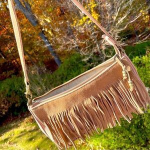 Vintage Nine West BoHo tan leather 5 x 9.5 purse, tassels on both sides. Zipper
